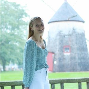 Meet your Posher, Hailey